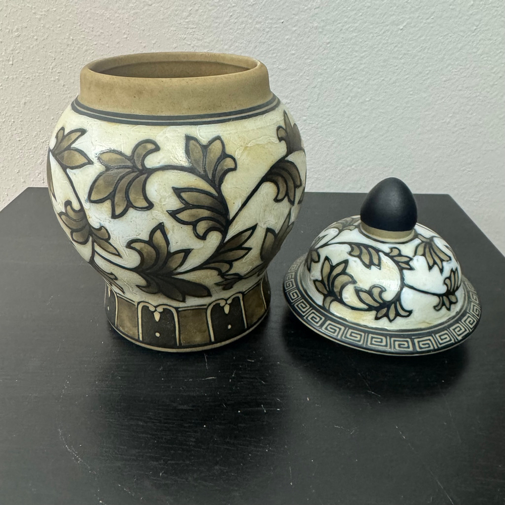 Cizhou Kiln Ceramics Temple URN Ginger Jar Vintage Leaf Design in Bronze Black - Picture 2 of 9